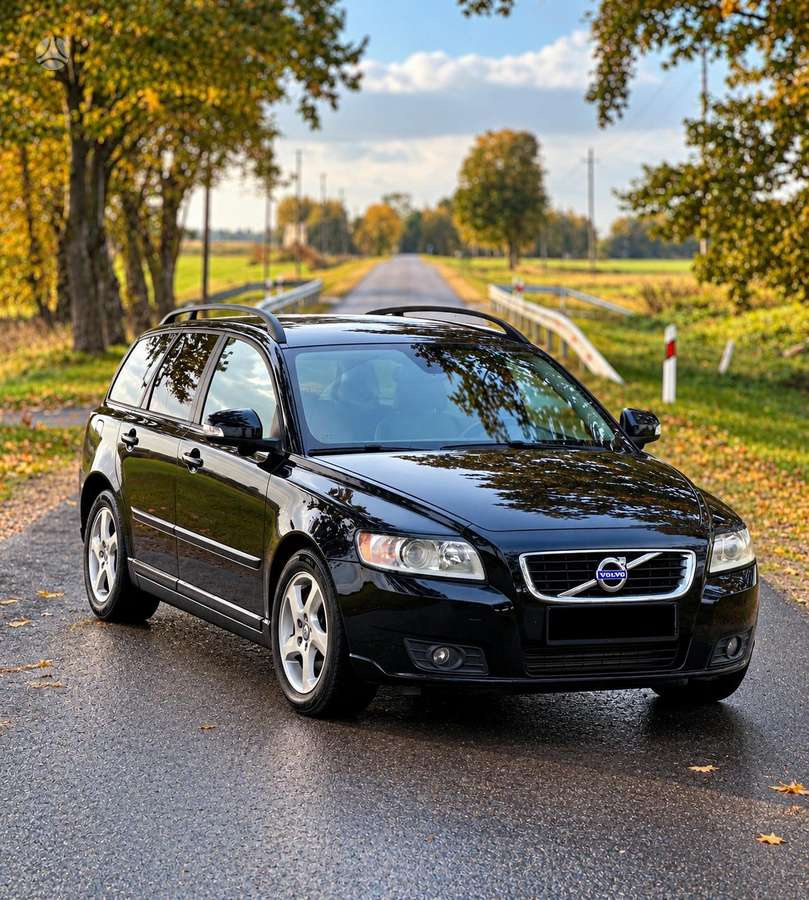 Volvo V50 2010 — photo 5