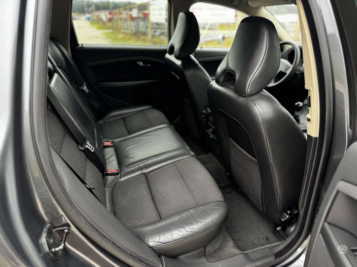 Volvo V70 2008 — photo 11