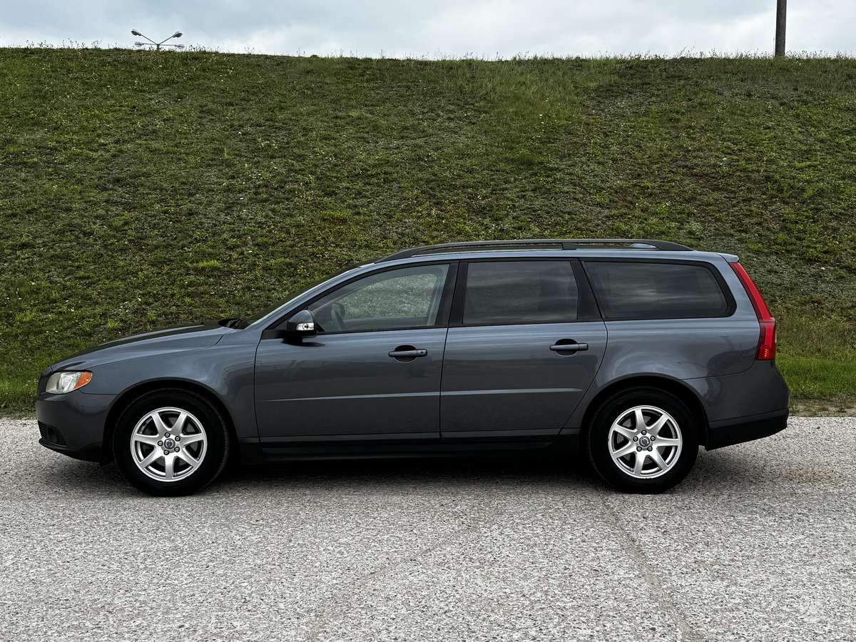 Volvo V70 2008 — photo 8