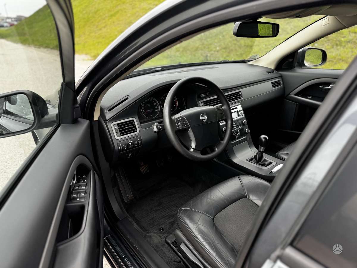 Volvo V70 2008 — photo 9