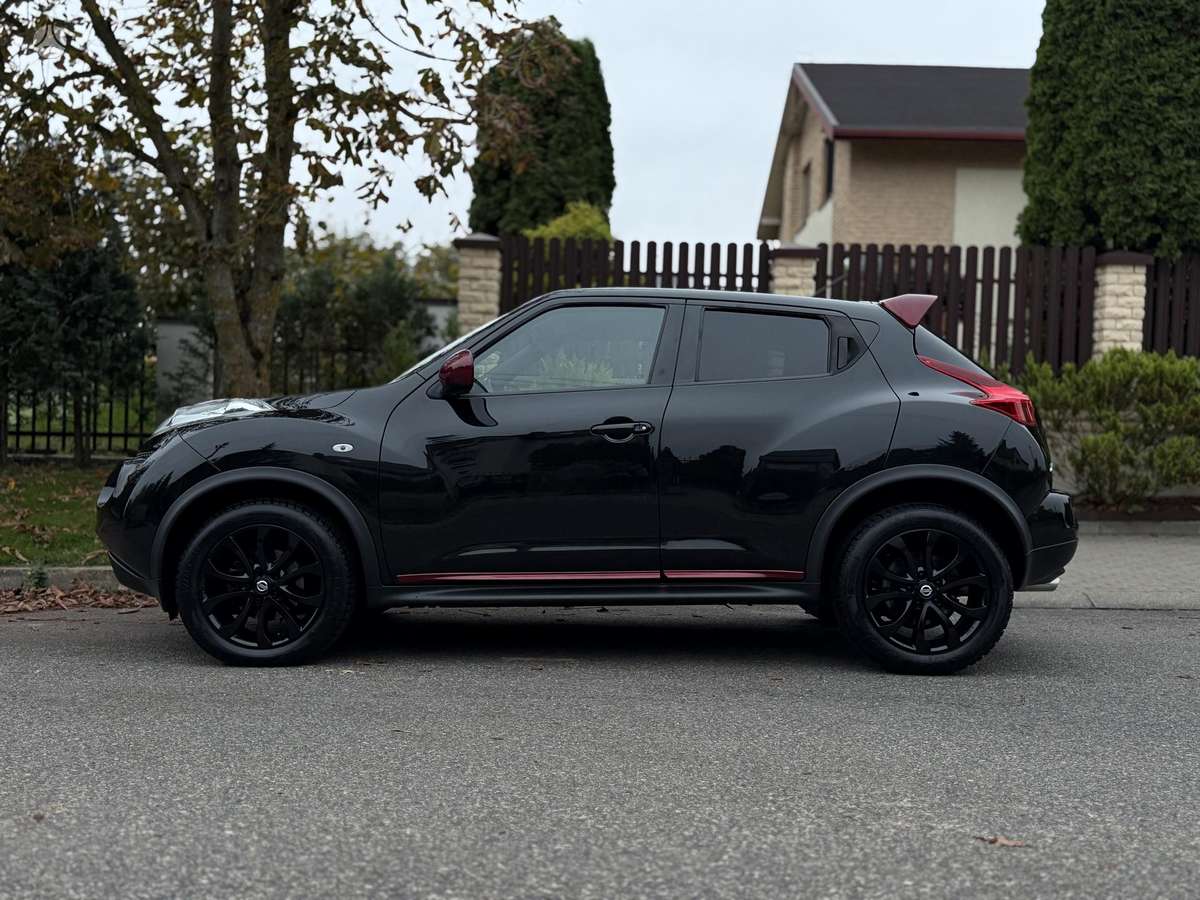 Nissan Juke 2014 — rear view