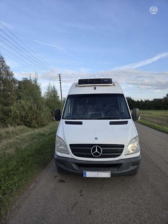 Mercedes-Benz Sprinter 2011 — interior