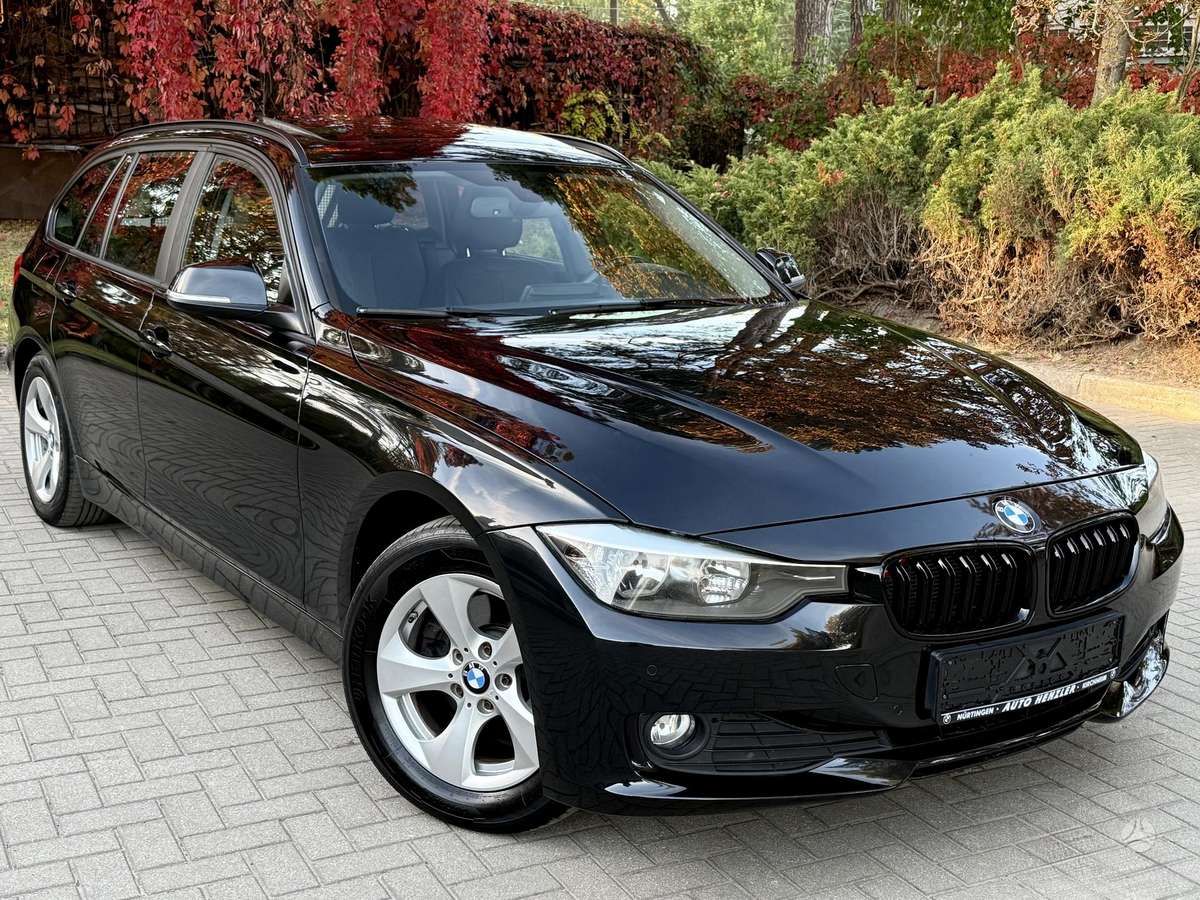 BMW 320 2014 — rear view