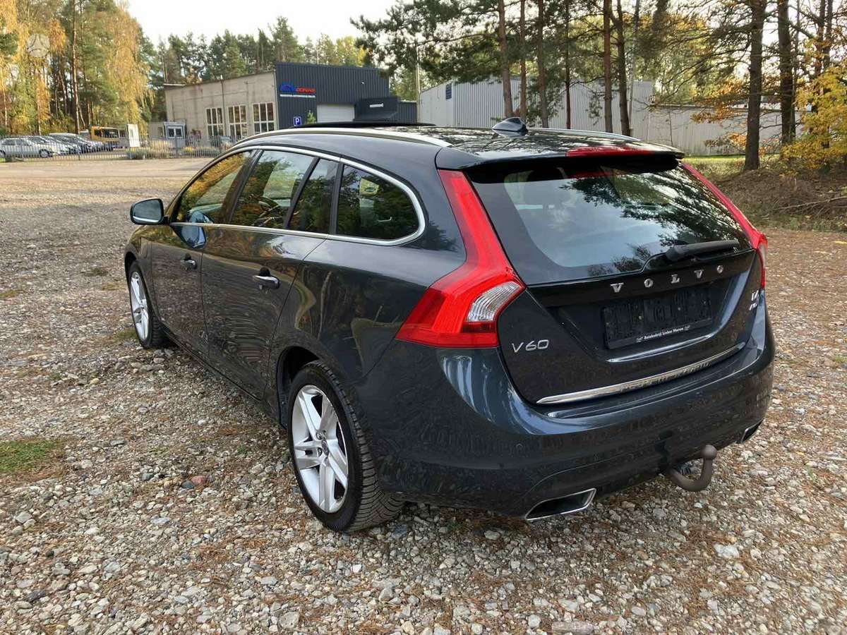 Volvo V60 2015 — photo 12