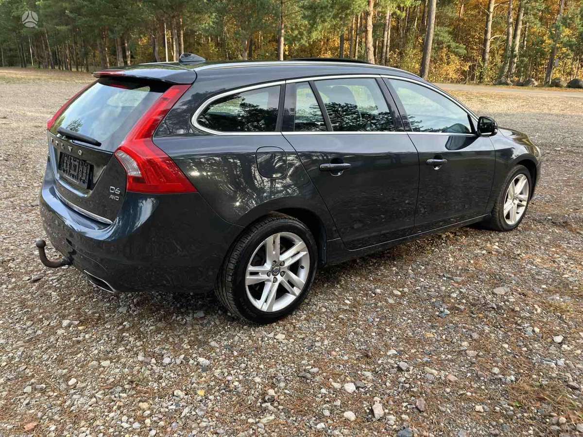 Volvo V60 2015 — photo 5