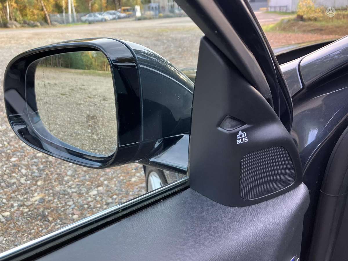 Volvo V60 2015 — photo 7