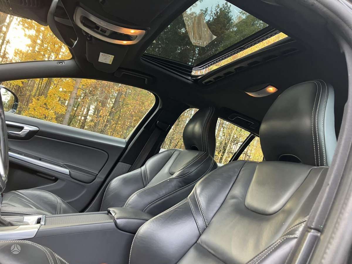 Volvo V60 2015 — photo 9