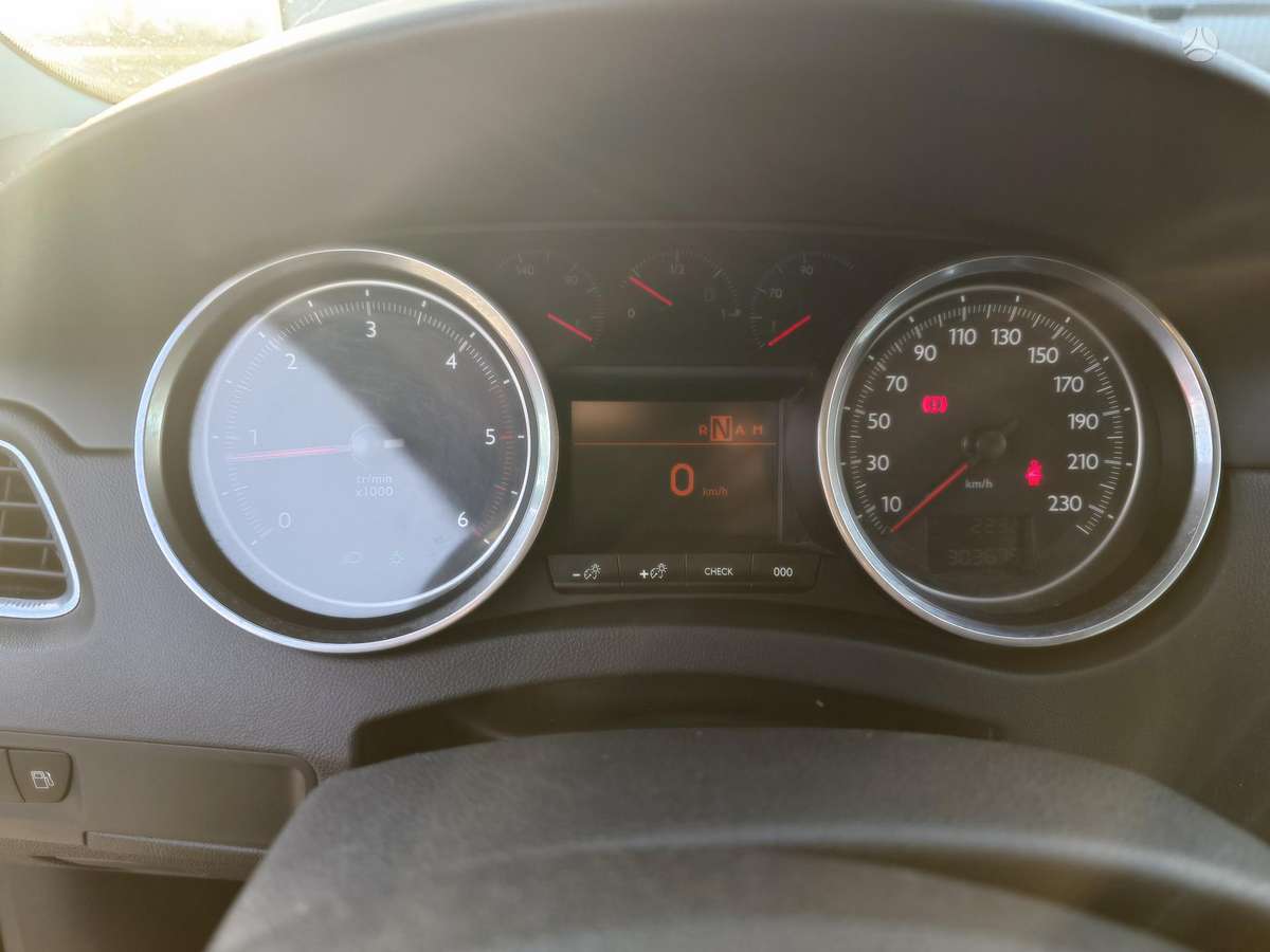 Peugeot 508 2012 — photo 6