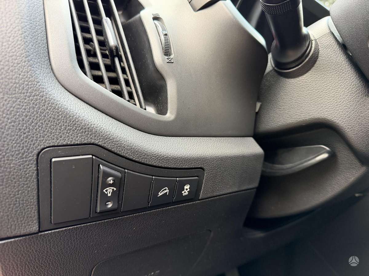 Kia Sportage 2011 — фото 12