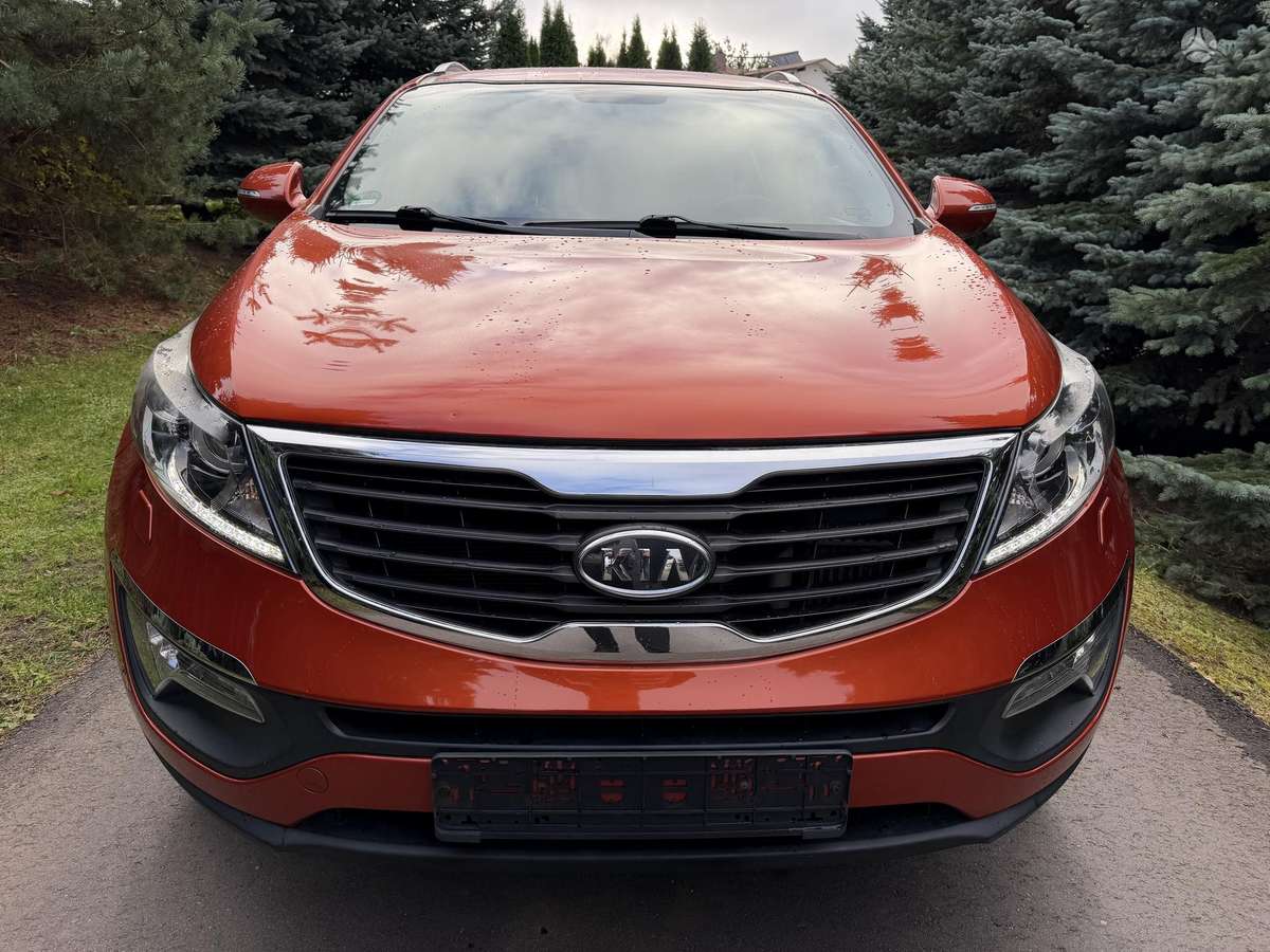 Kia Sportage 2011 — салон