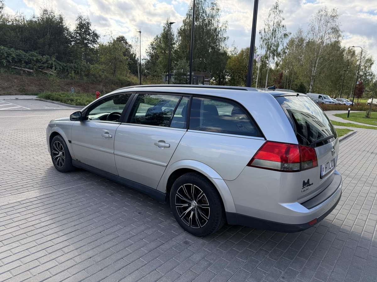 Opel Vectra 2006 — салон