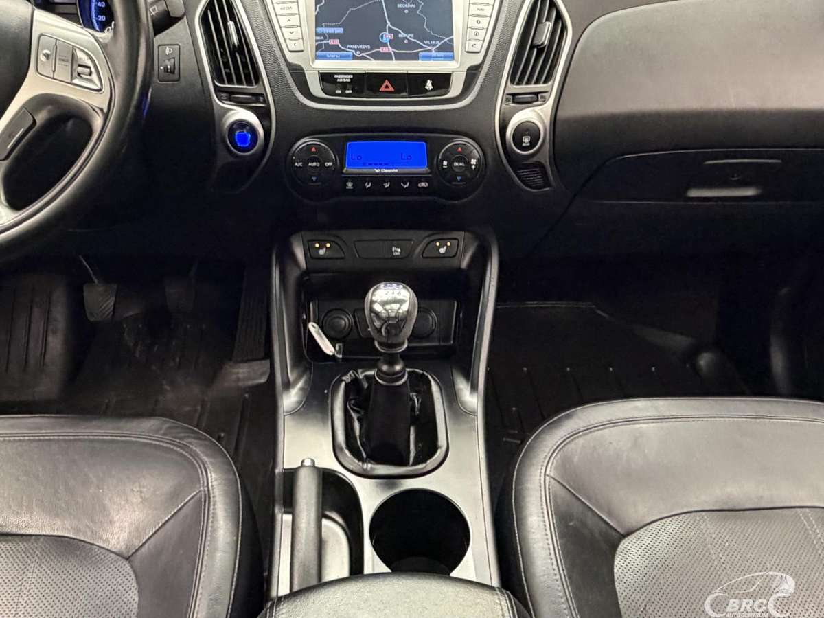 Hyundai ix35 2012 — photo 18