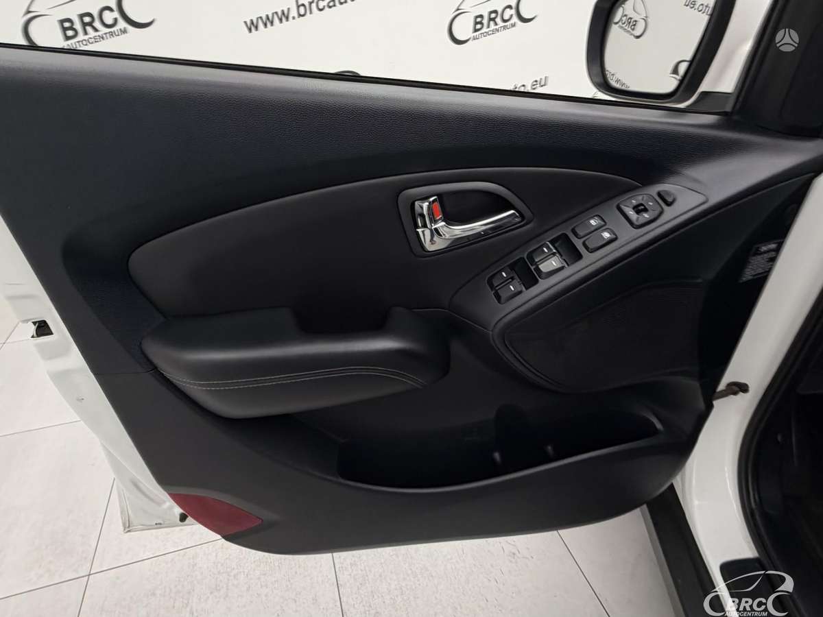 Hyundai ix35 2012 — photo 21