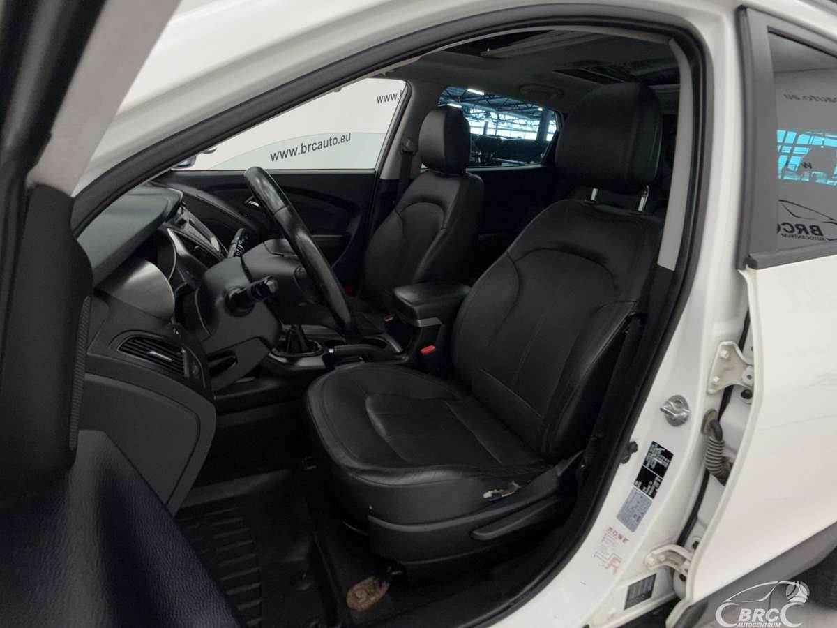 Hyundai ix35 2012 — photo 24