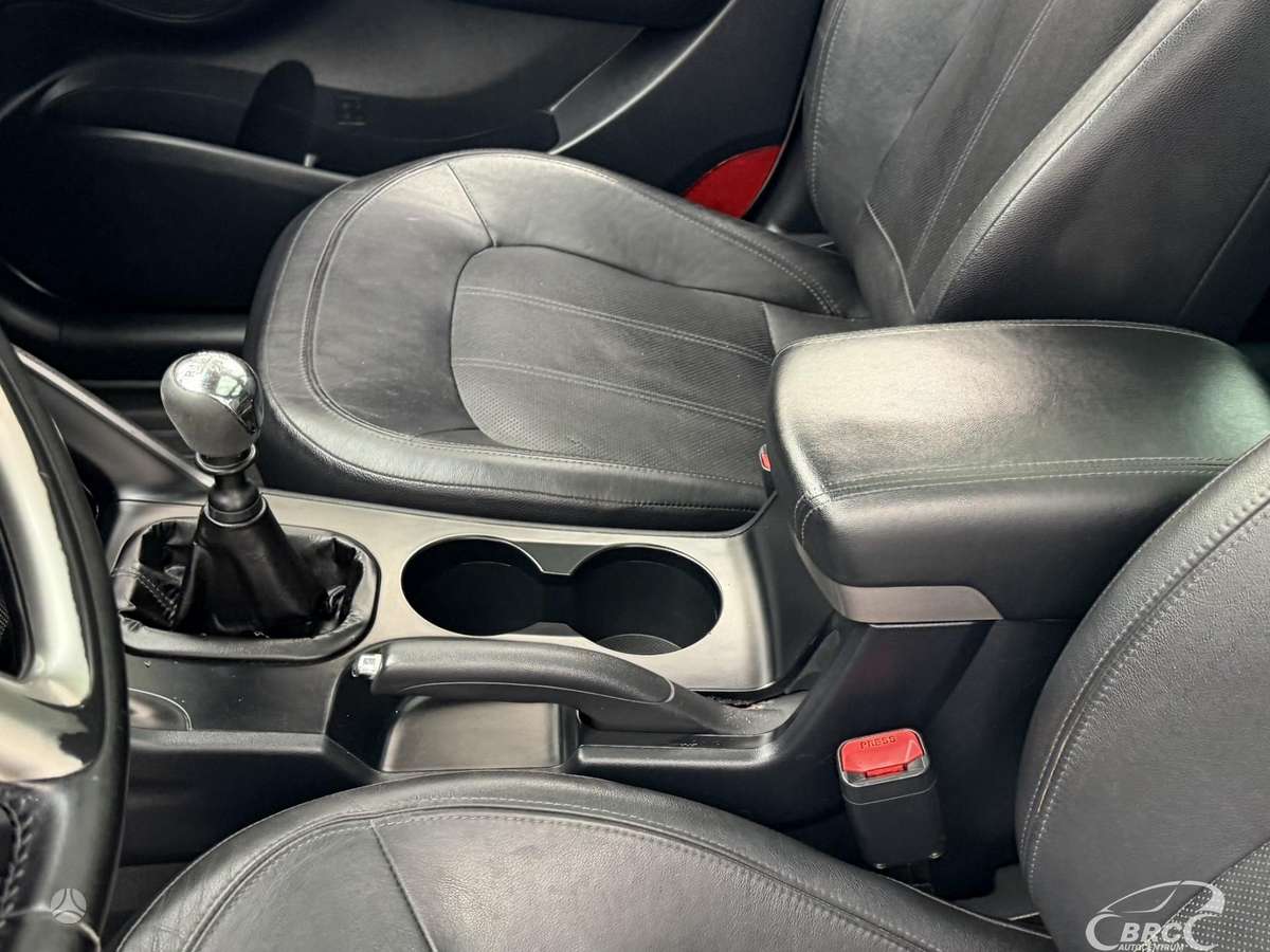 Hyundai ix35 2012 — photo 26