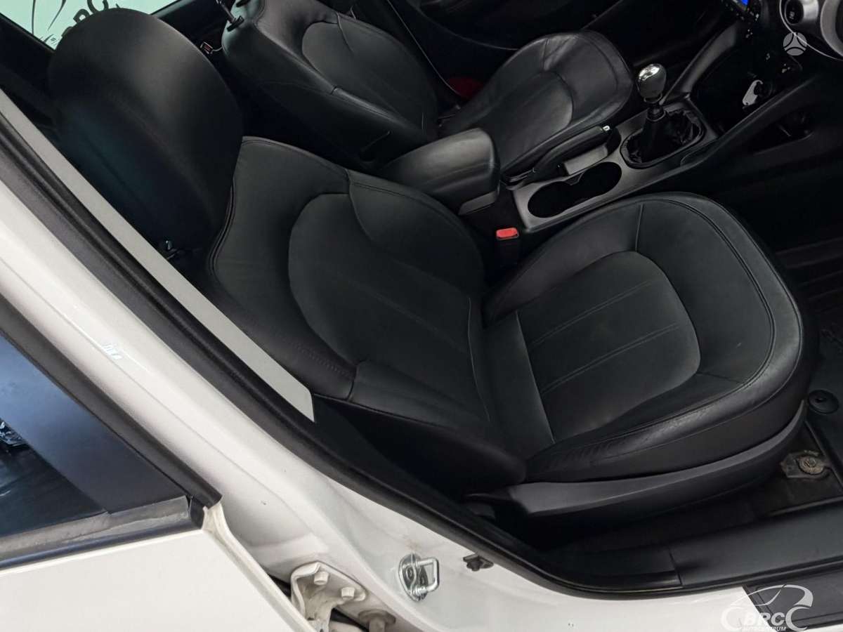 Hyundai ix35 2012 — photo 6