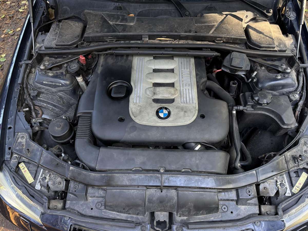 BMW 330 2006 — photo 12