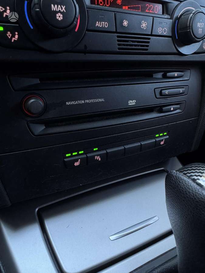 BMW 330 2006 — photo 16