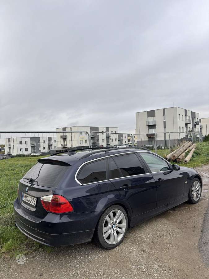 BMW 330 2006 — photo 9