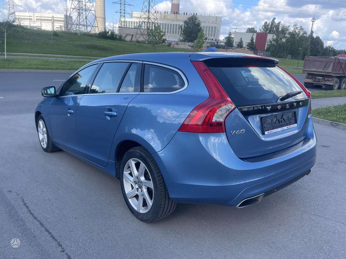 Volvo V60 2014 — photo 11