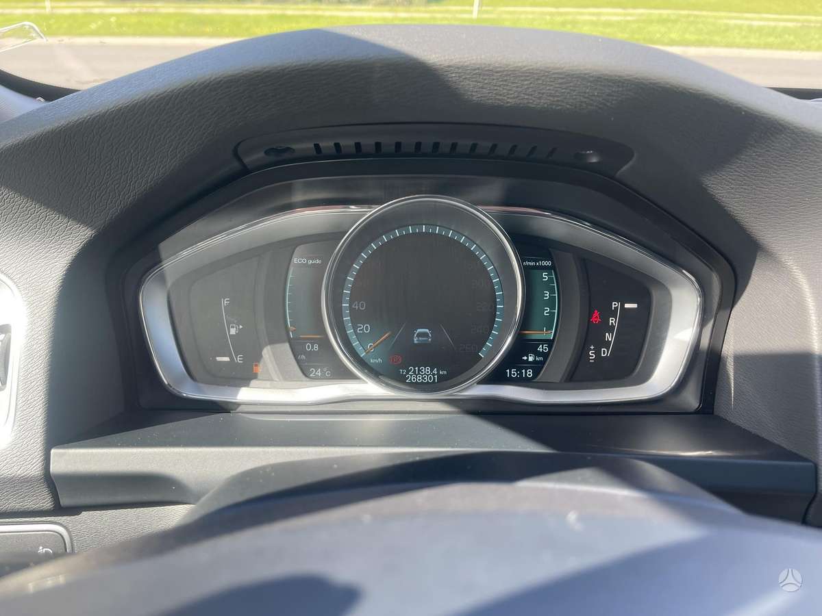 Volvo V60 2014 — photo 20