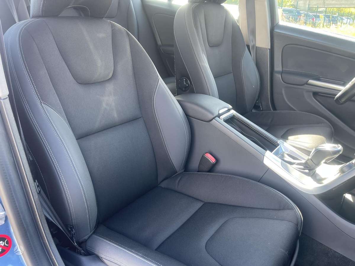 Volvo V60 2014 — photo 28