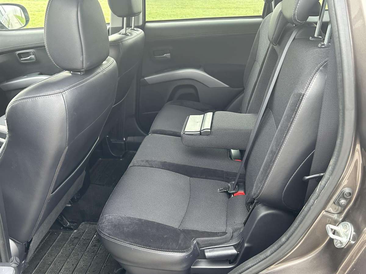 Mitsubishi Outlander 2011 — photo 10