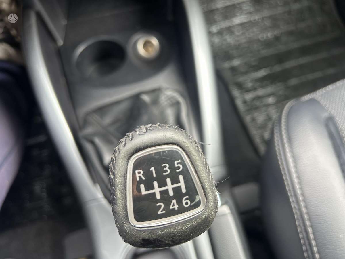 Mitsubishi Outlander 2011 — photo 12