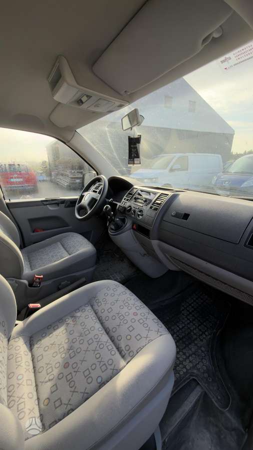 Volkswagen Transporter 2004 — photo 8
