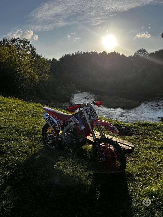 Honda CRF 2008 — interior
