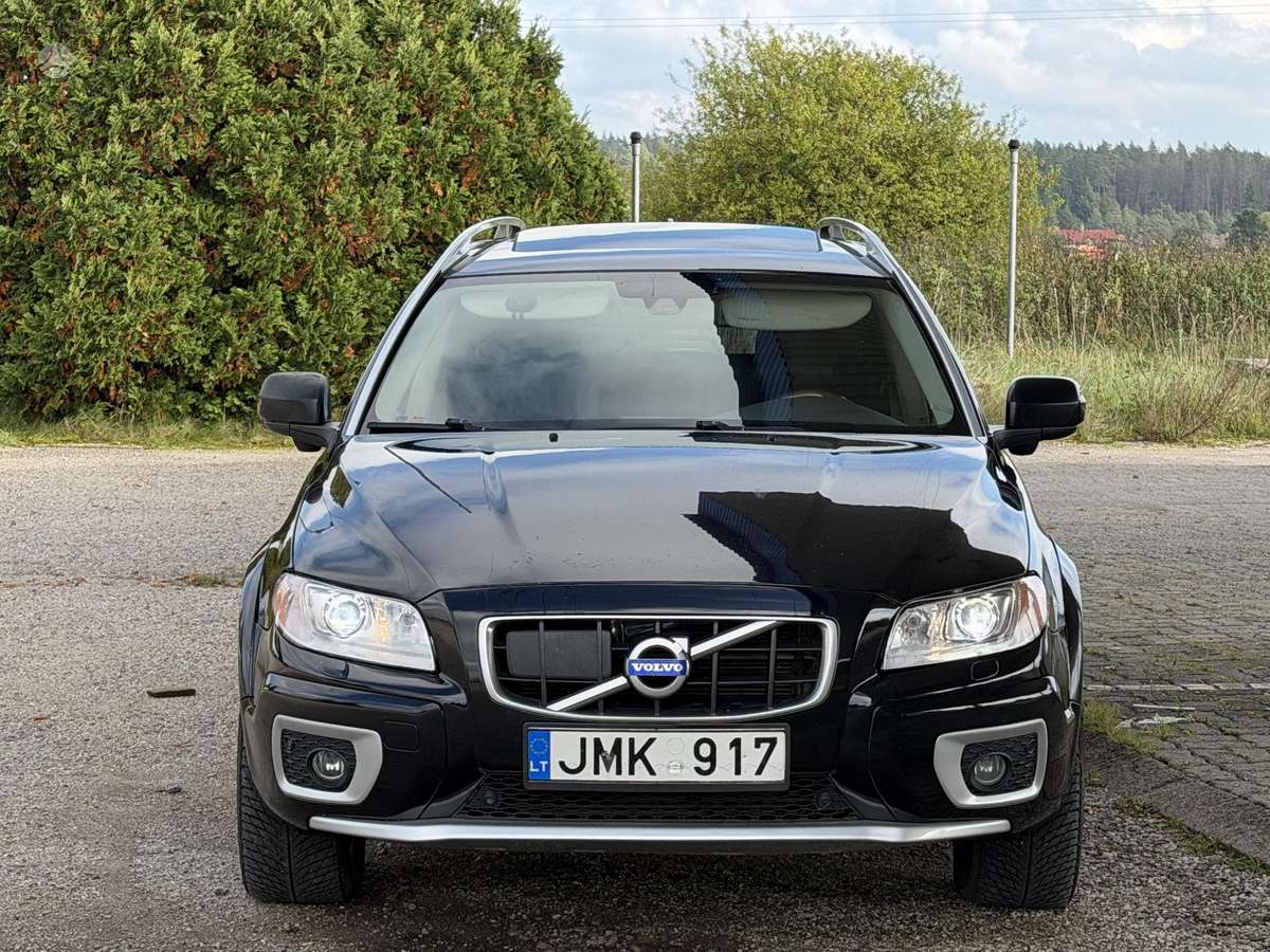 Volvo XC70 2009 — rear view