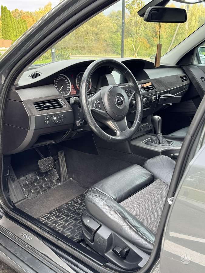 BMW 525 2004 — photo 19
