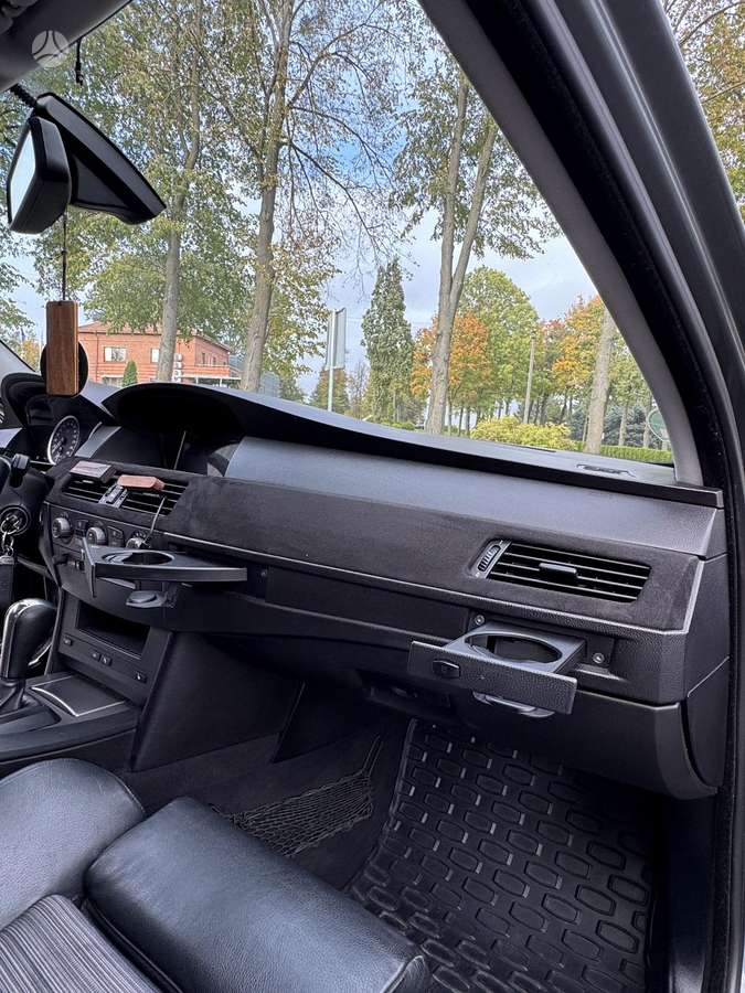 BMW 525 2004 — photo 22