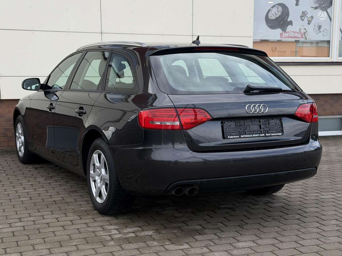Audi A4 2010 — двигун 1968 cm³, 143 HP (105kW)