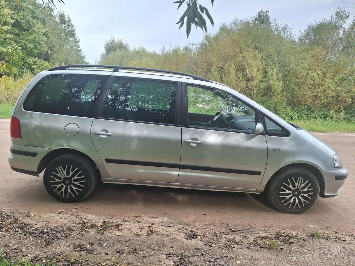 Seat Alhambra 2005 — салон