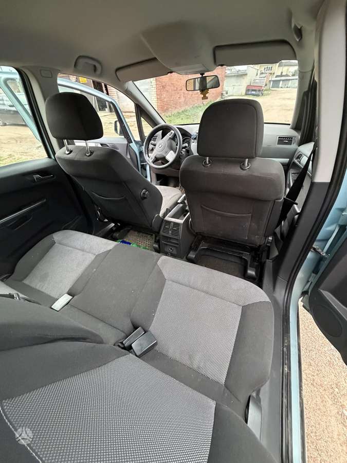 Opel Zafira 2009 — engine 1686 cm³, 110 HP (81kW)