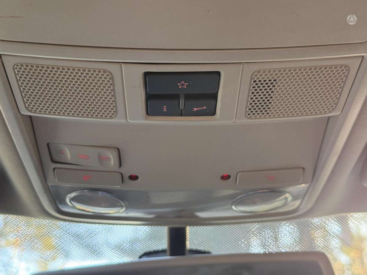 Volkswagen Passat 2013 — photo 12