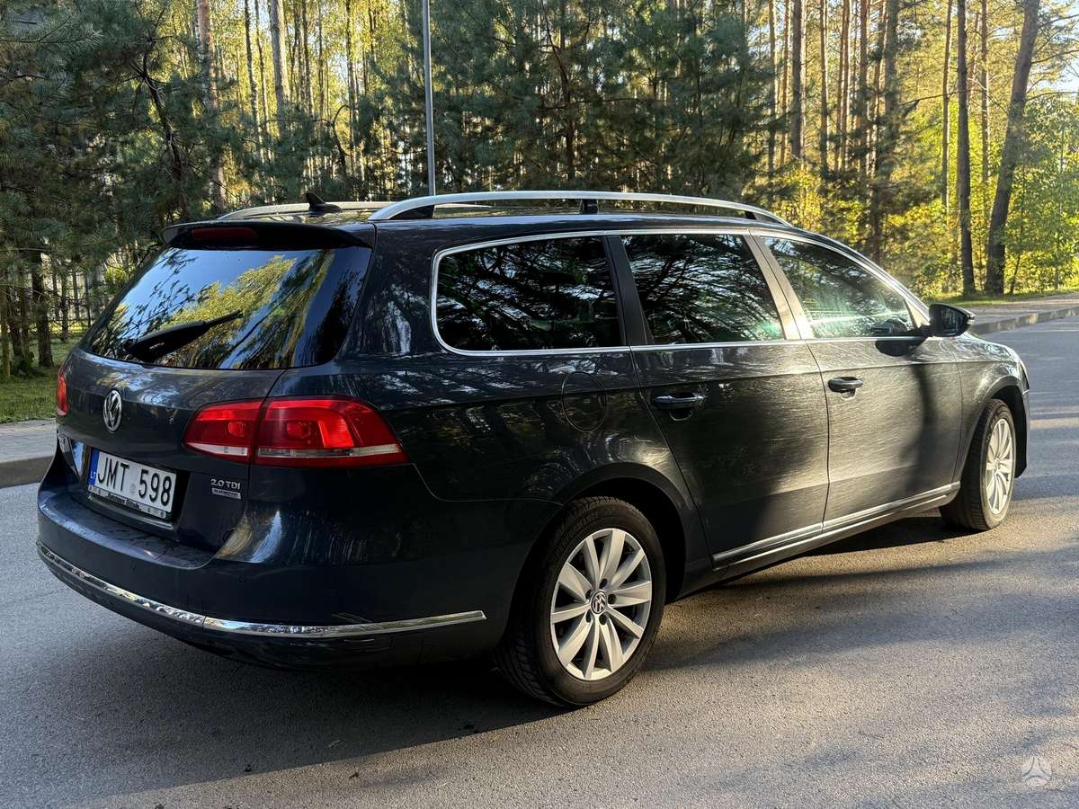 Volkswagen Passat 2013 — interior