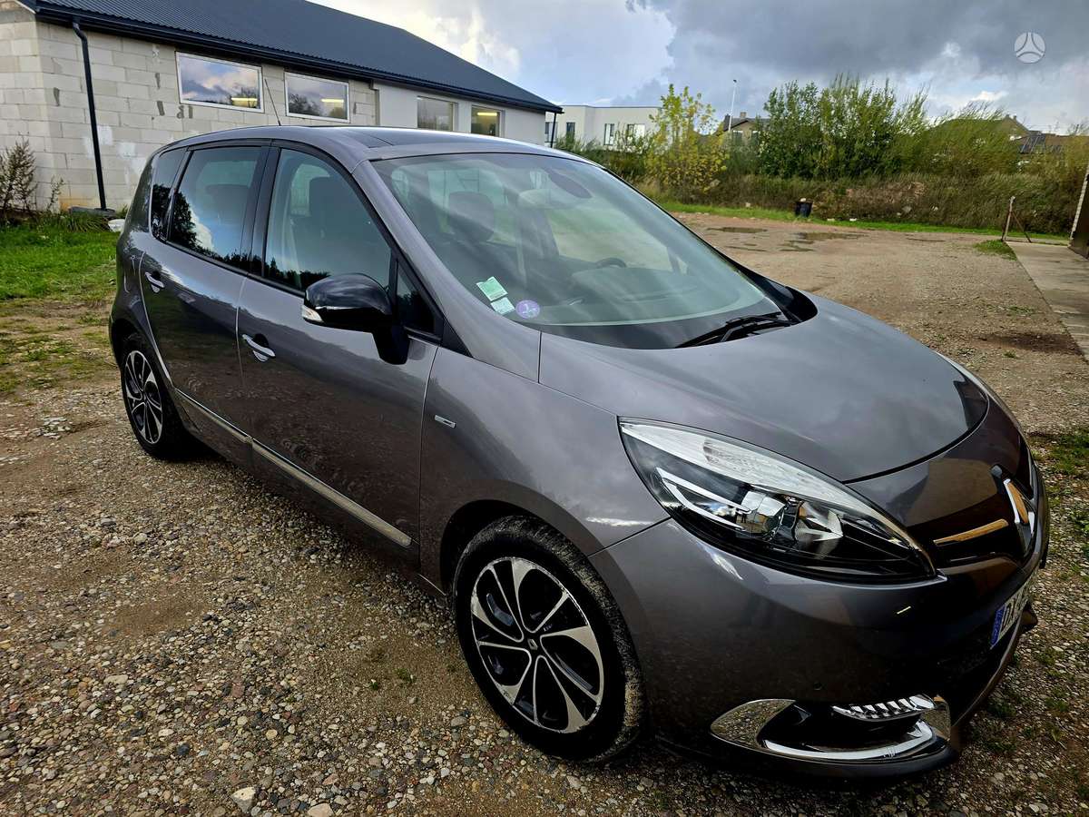 Renault Scenic 2015 — rear view