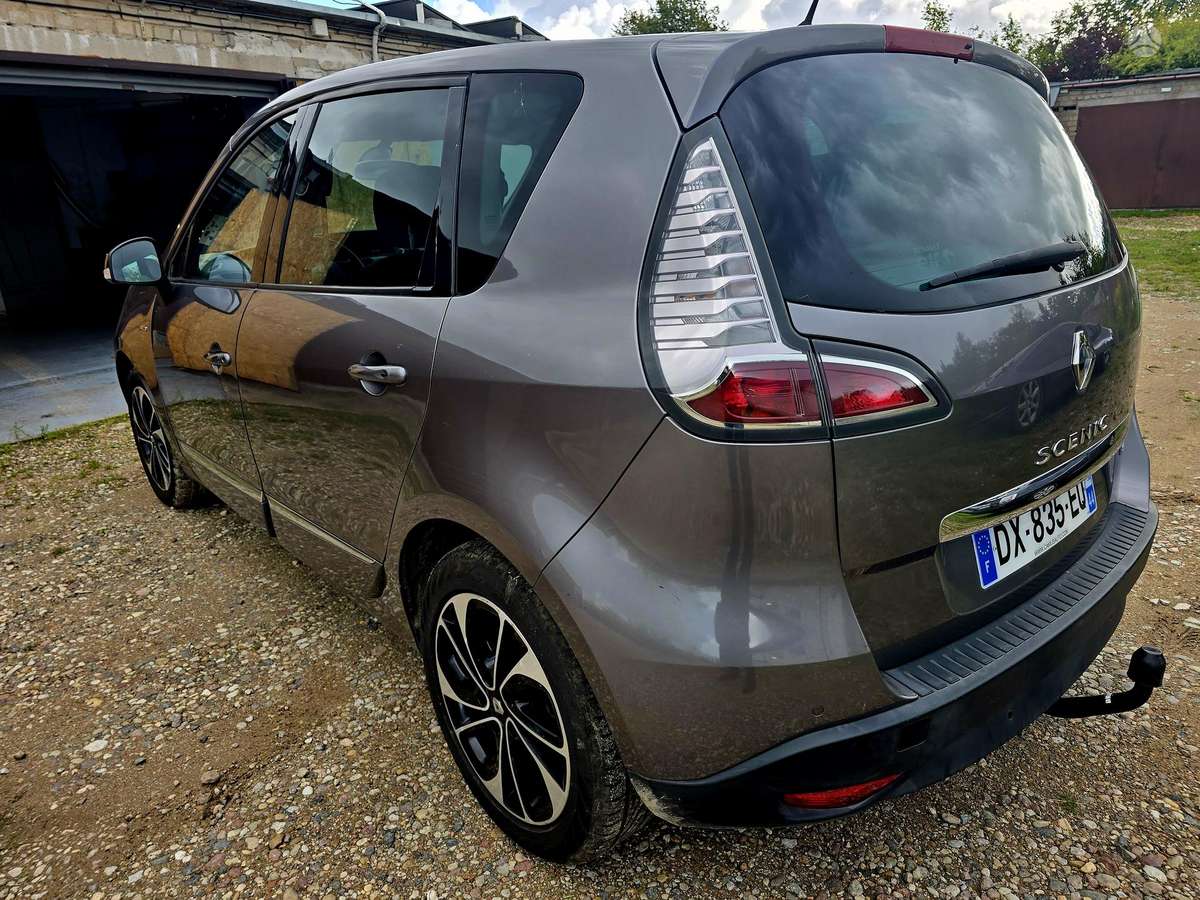 Renault Scenic 2015 — interior
