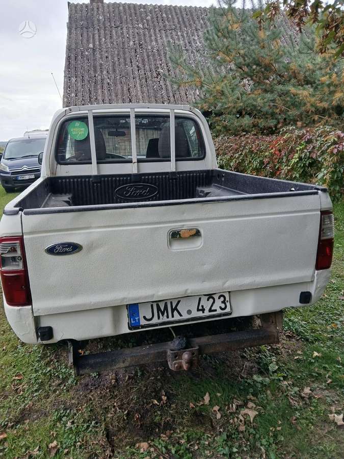 Ford Ranger 2004 — rear view