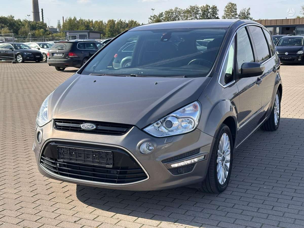 Ford S-MAX 2011 — салон