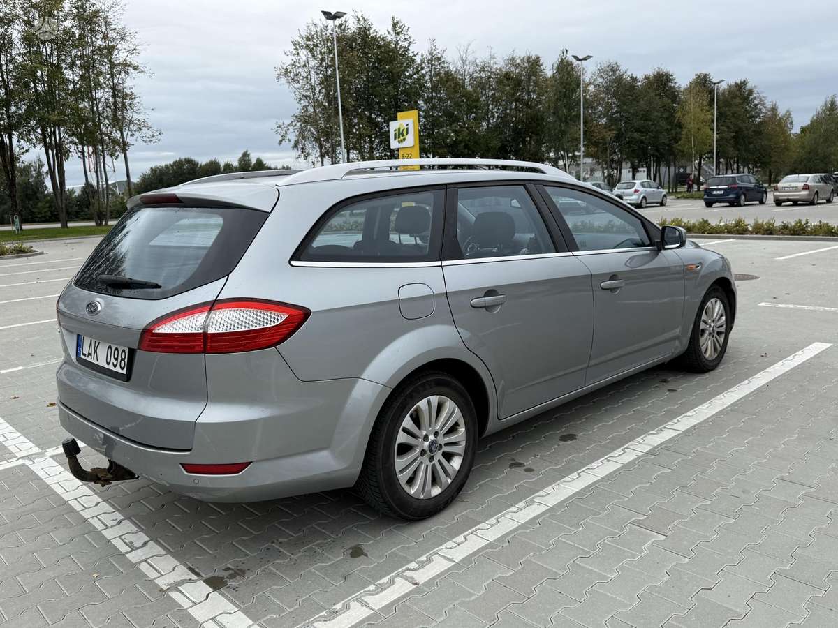 Ford Mondeo 2009 — interior