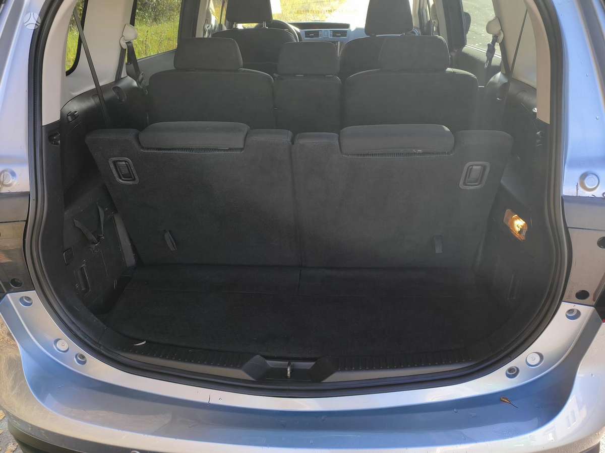 Mazda 5 2012 — photo 10