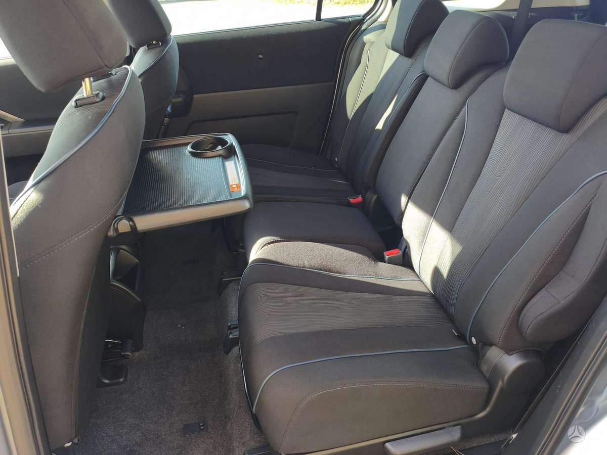Mazda 5 2012 — photo 11