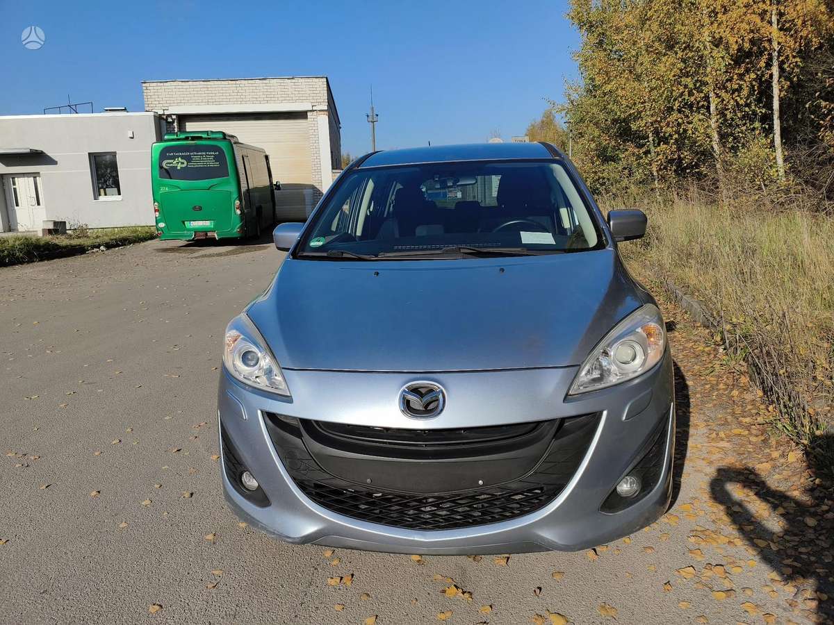 Mazda 5 2012 — interior