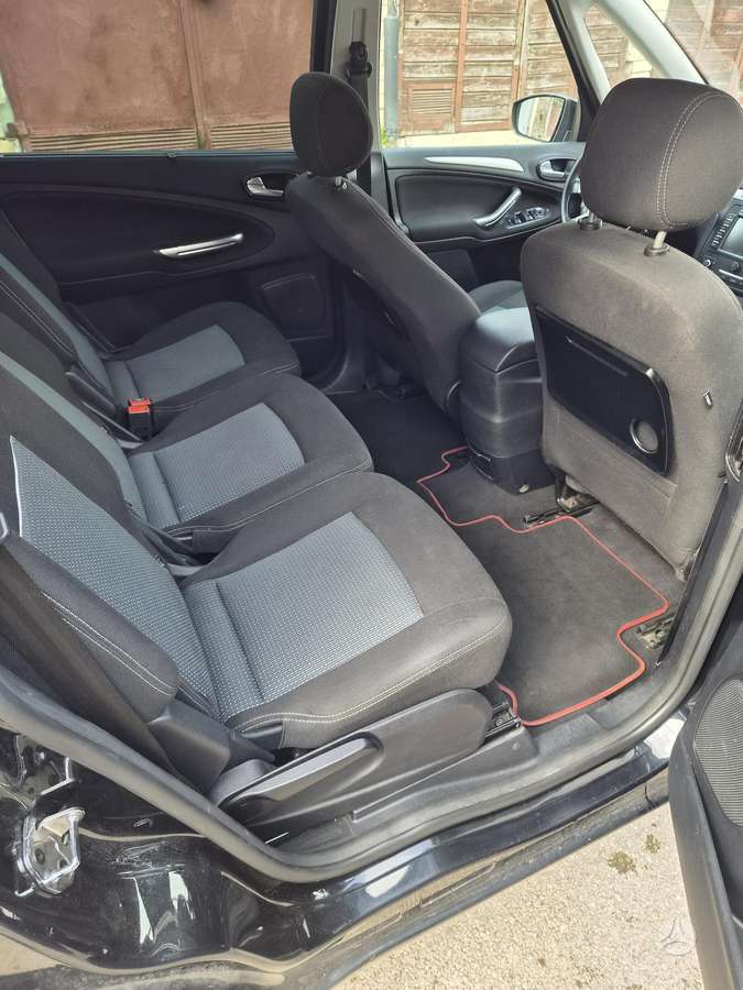 Ford Galaxy 2014 — photo 11