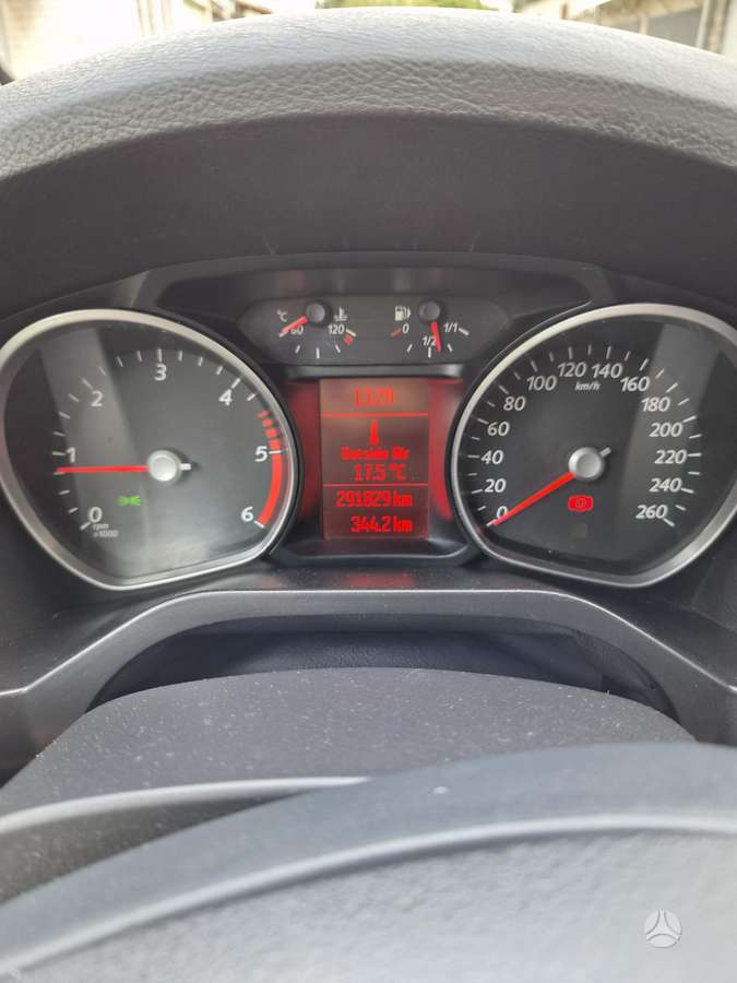 Ford Galaxy 2014 — photo 18