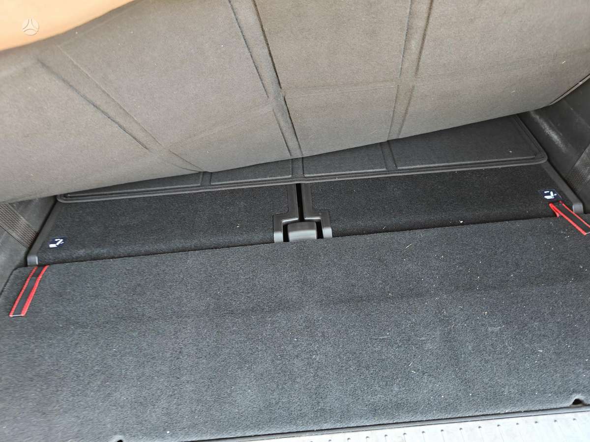 Opel Zafira 2012 — photo 13