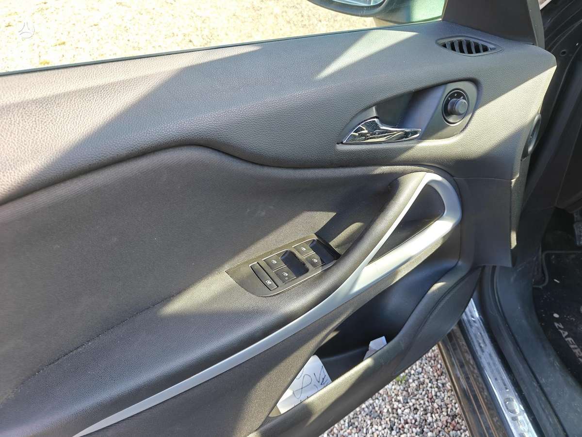 Opel Zafira 2012 — photo 9